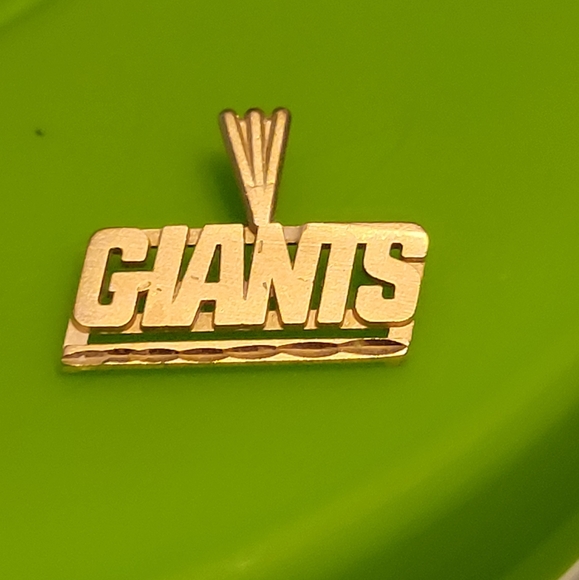 EUC 14K Gold NY Giants charmed marked MA - Picture 5 of 6